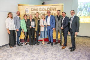 Im Bild v.l.n.r.: Sieger Österreich Elfi Schenkel (Tagen in Österreich), Erwin Maier, Pia Malits, Christine Schiesl, Ulli Retter (Retter Bio-Natur-Resort) Astrid Ochensberger, Peter Ochensberger, Andreas Hofer, Georg Lorenz (Gartenhotel Ochensberger) Thomas Wolfsegger (Tagen in Österreich)