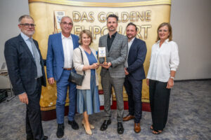 Im Bild v.l.n.r.: Thomas Wolfsegger (Tagen in Österreich), Peter Ochensberger, Astrid Ochensberger, Andreas Hofer, Georg Lorenz (Gartenhotel Ochensberger), Elfi Schenkel (Tagen in Österreich)