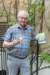 Adi Schmid präsentierte seinen WEISSWEIN GUIDE AUSTRIA 2025