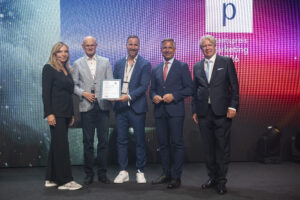 K: Dr. Oetker für die Einreichung „Suprema Premium-Launch“: Bundesländerpreis-Sponsor Karin Seywald-Czihak (ÖBB-Werbung), AMC-Ehrenpräsident Georg Wiedenhofer, Wirtschaftsminister Wolfgang Hattmannsdorfer und AMC-Präsident Willy Lehmann gratulieren Alexander Tauchhammer (Dr. Oetker).