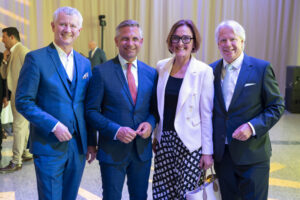 OÖ: Wohnwelt Maier I See+Maschik unter den Finalisten zum Staatspreis Marketing 2026 -v.l.n.r.: Karl Schauer, HBM Wolfgang Hattmannsdorfer, Margit Stadler-Schauer, AMC Präsident Willy Lehmann